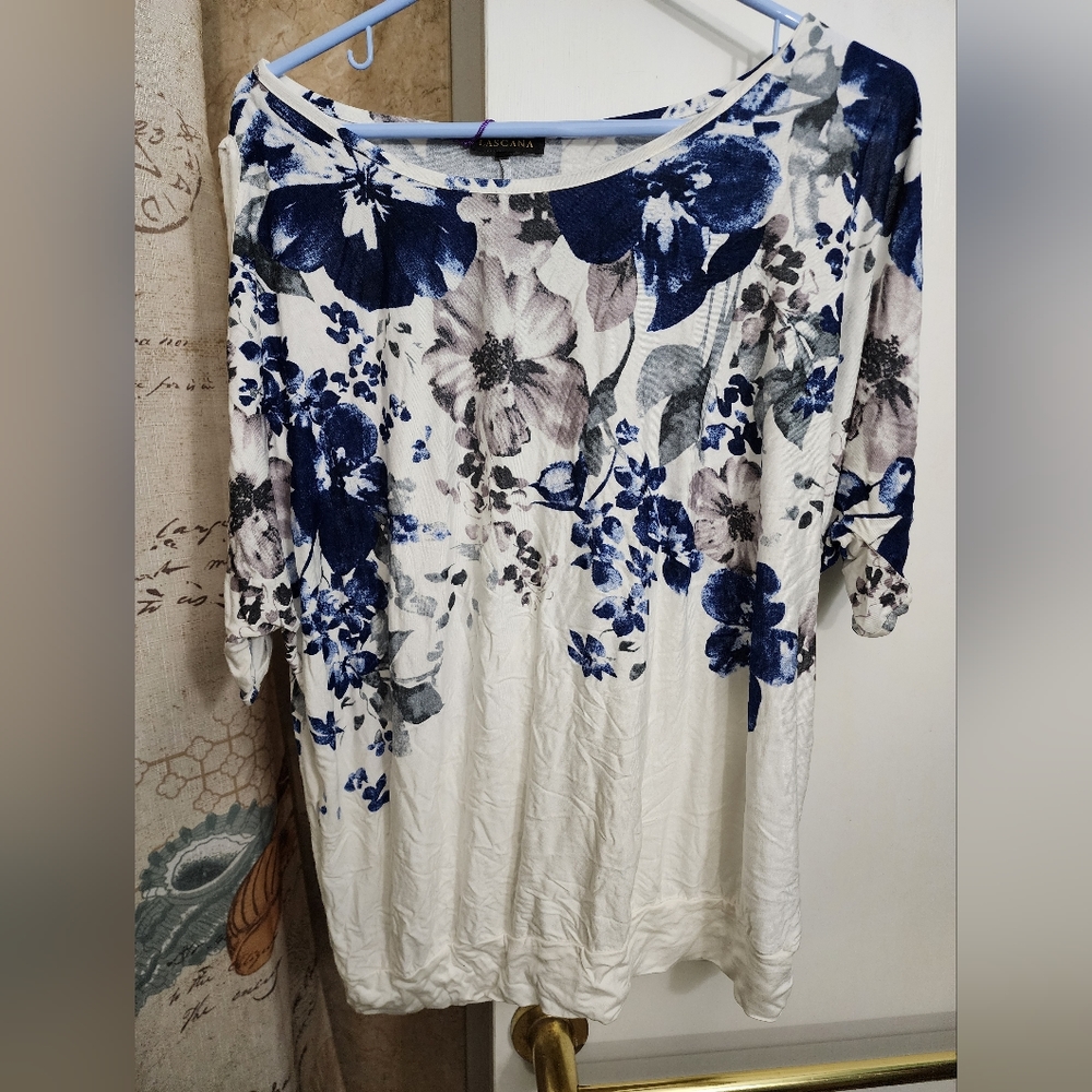Women's brand new top